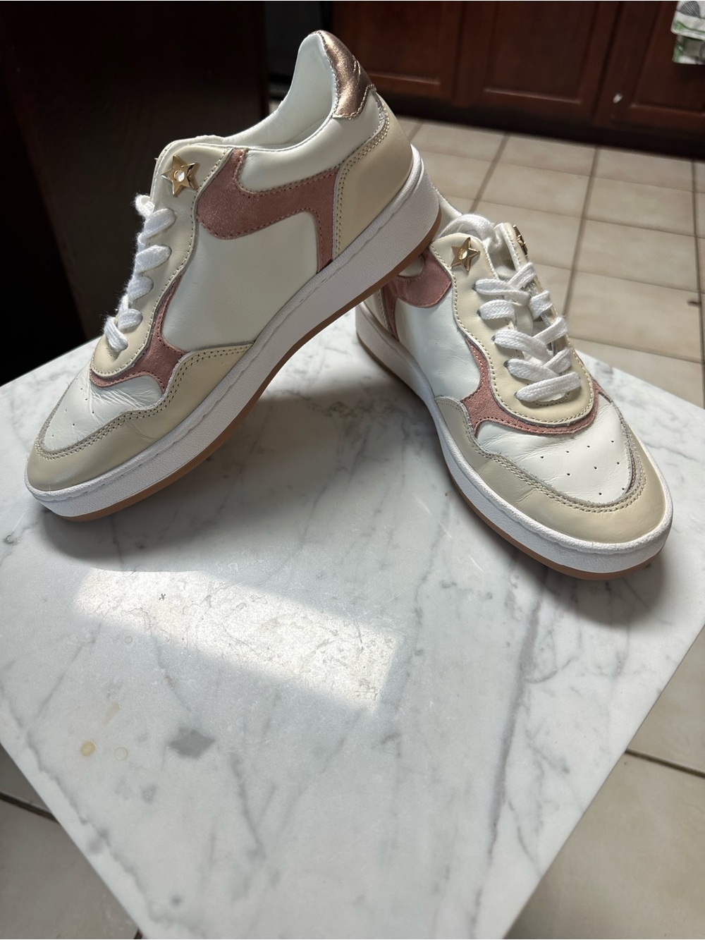 Women's Low-Profile Sneakers in White, Cream & Rose Metallic